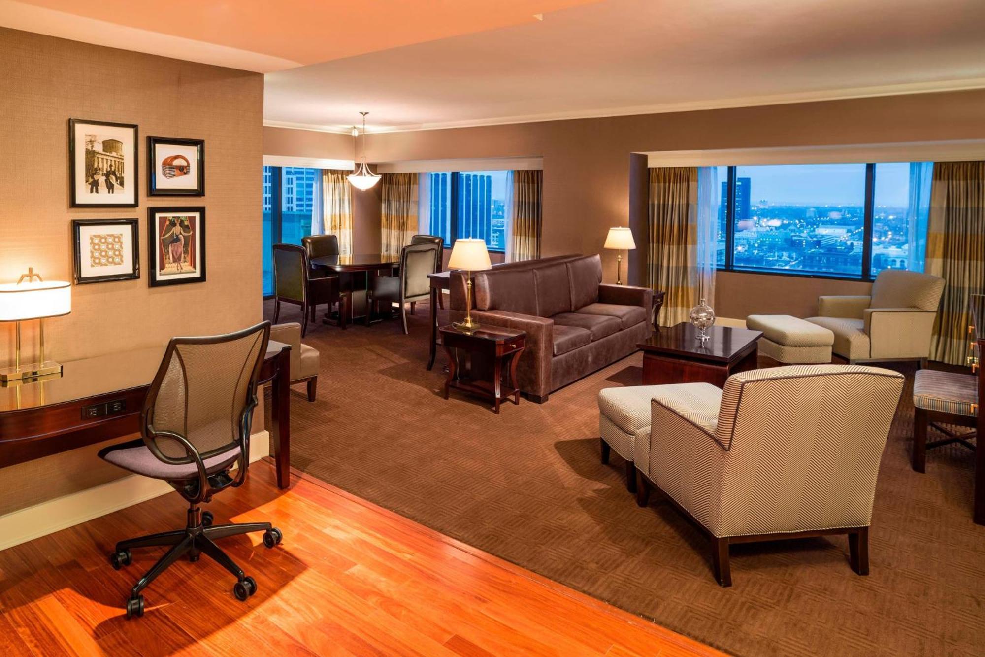 The Plaza Hotel Columbus At Capitol Square Buitenkant foto
