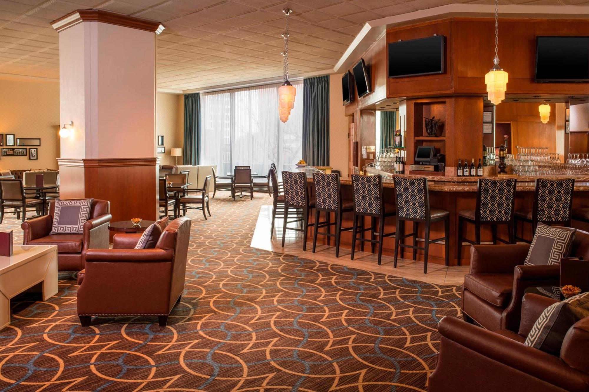 The Plaza Hotel Columbus At Capitol Square Buitenkant foto