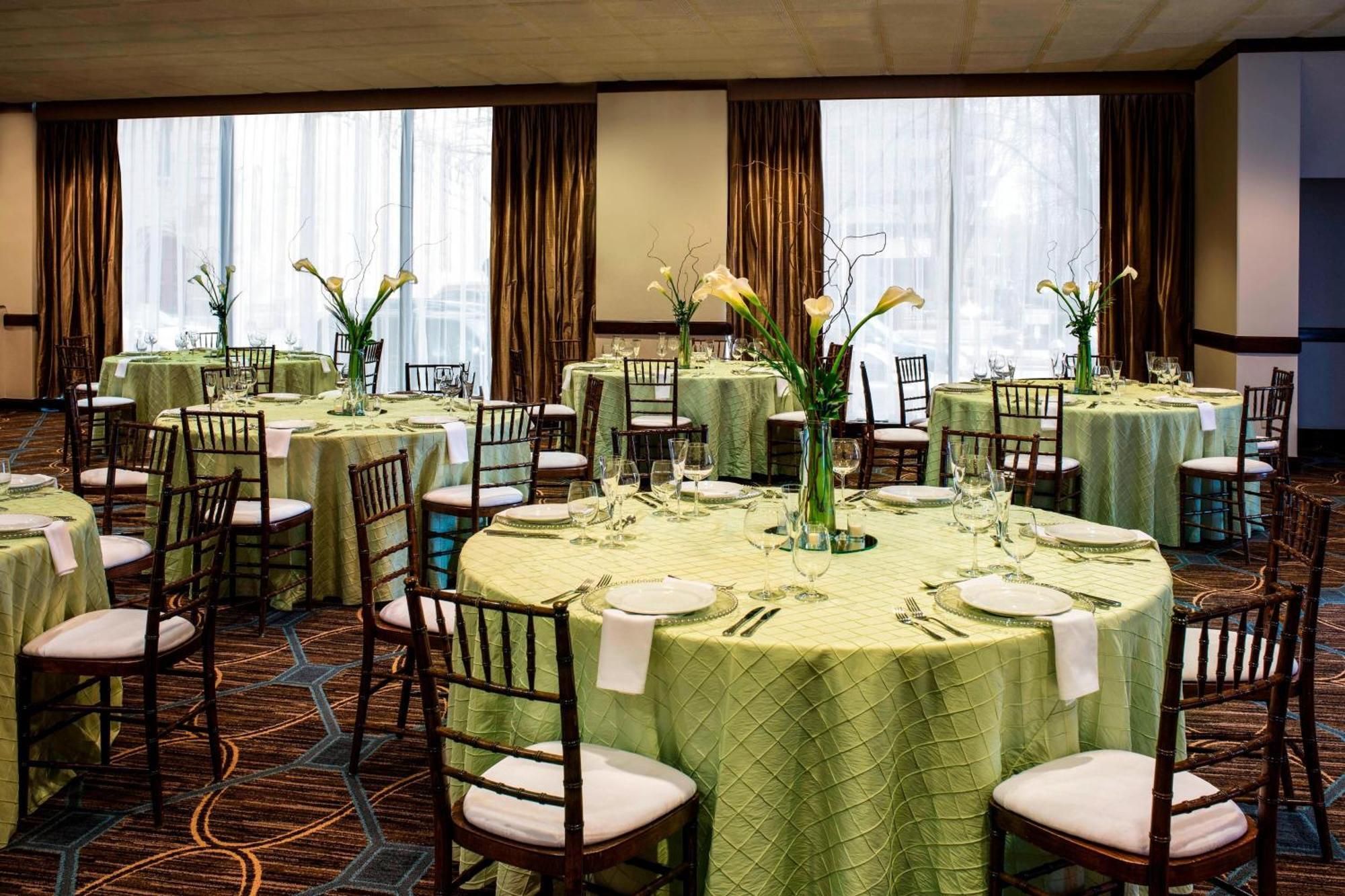 The Plaza Hotel Columbus At Capitol Square Buitenkant foto